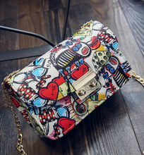 Laden Sie das Bild in den Galerie-Viewer, Graffiti Ladies designer handbags