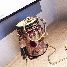 Load image into Gallery viewer, Fringed straw bucket bag